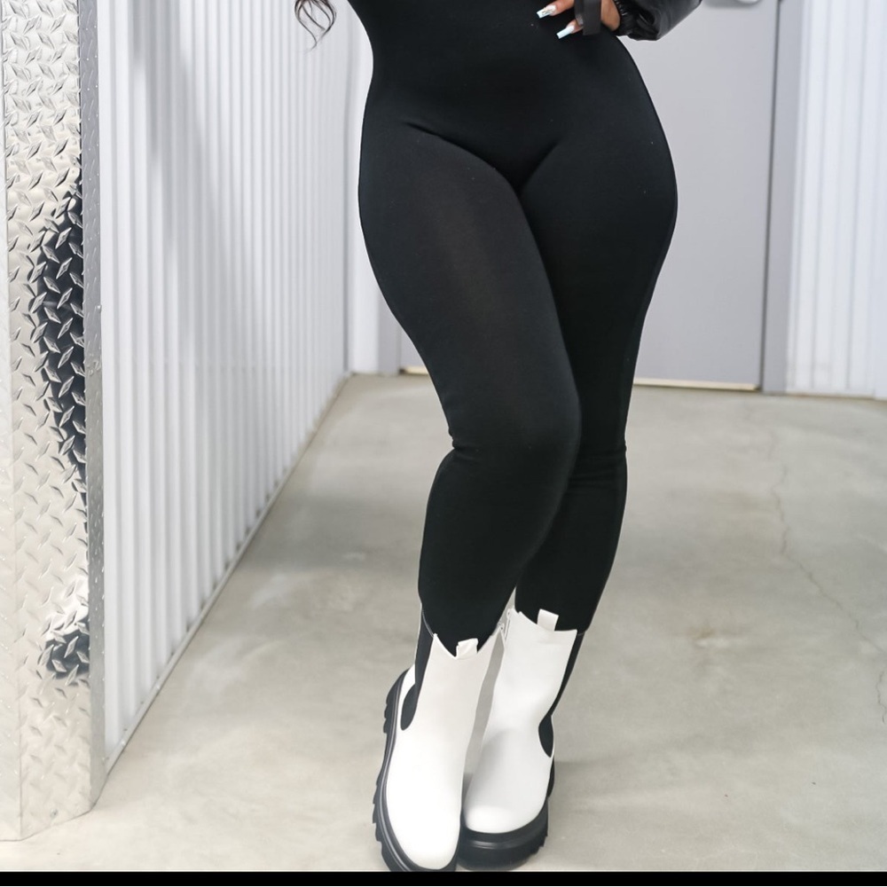 White boots - Picture 2 of 5